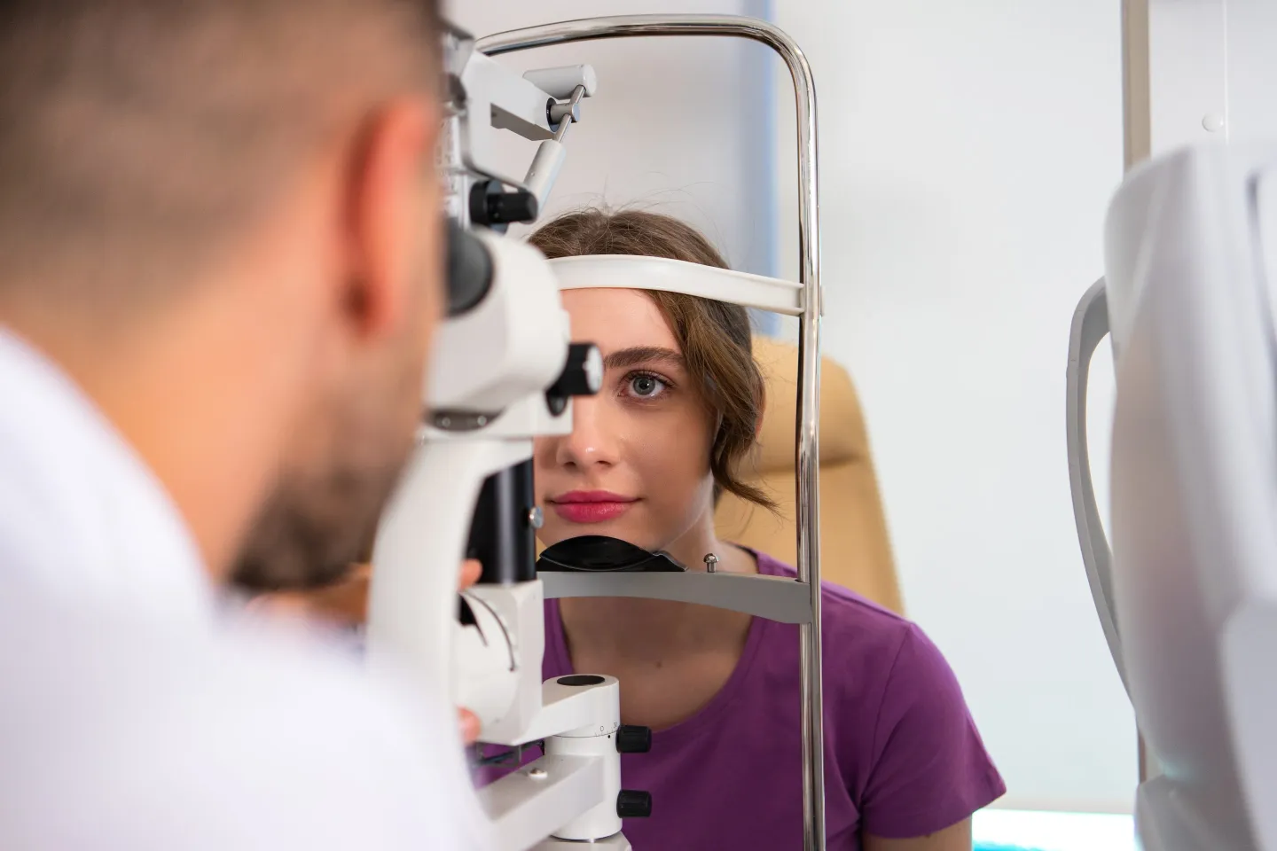 Why You Should Consult a Retinal Specialist for Eye Health